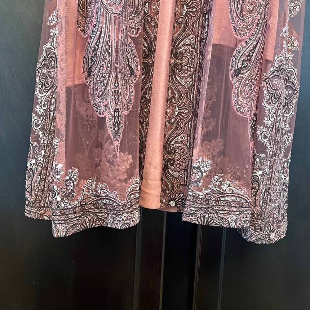 Pink Paisley flowy Dress - Picture 3 of 6